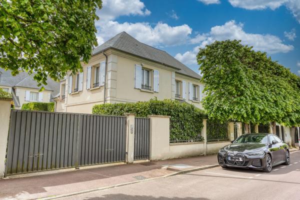BUZENVAL - Maison familiale 5 chambres avec jardin plein sud, au calme