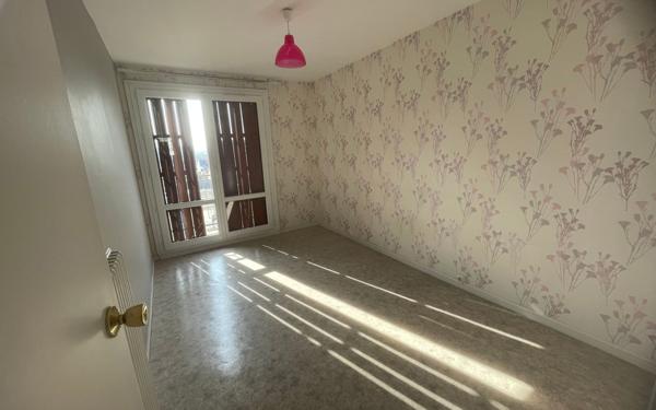 Appartement à vendre    2 pièces • 31,21 m2 Montluçon