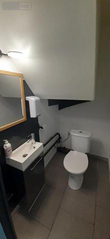 Fonds et/ou murs commerciaux à louer à Loudéac dans les Côtes-d'Armor (22600), ref : 22110-L373