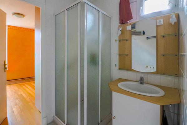 Maison Saint Eloi, 3 chambres, potentiel 4 chambres, terrain clôturé, proche tout commerce, double garage