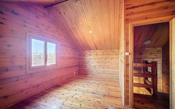 Maison à vendre    6 pièces •  Montceau-les-Mines