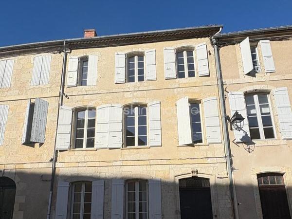 Maison de ville de 325 m²