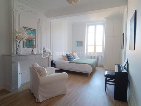 Maison de ville de 325 m²