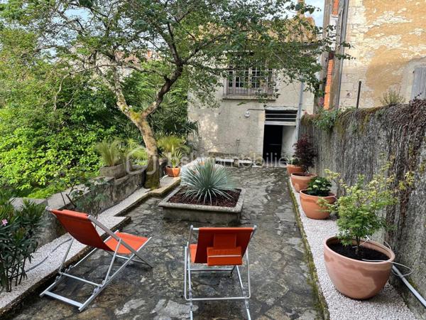 Maison de ville de 325 m²