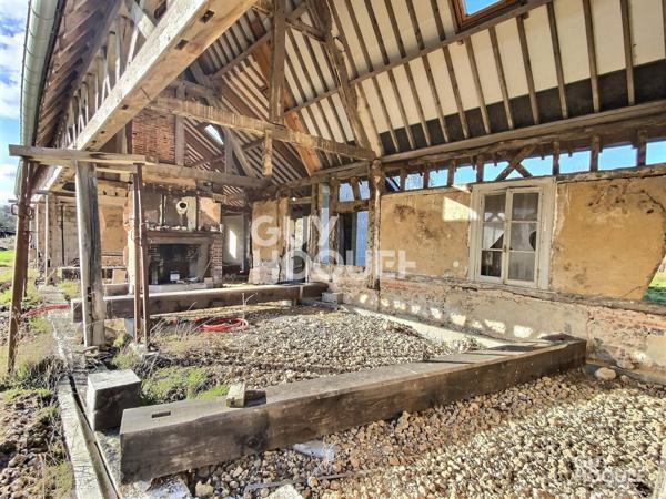 Maison à restaurer sur 2 hectares de terrain