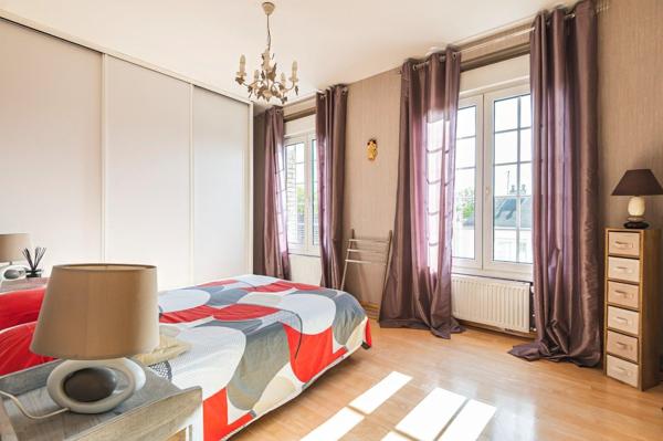 Maison 4 chambres Garage Jardin Piece de réception