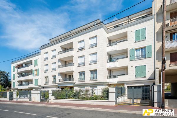 Appartement 3 pièce(s) 63 m2 492 450 € **  - Référence  4737