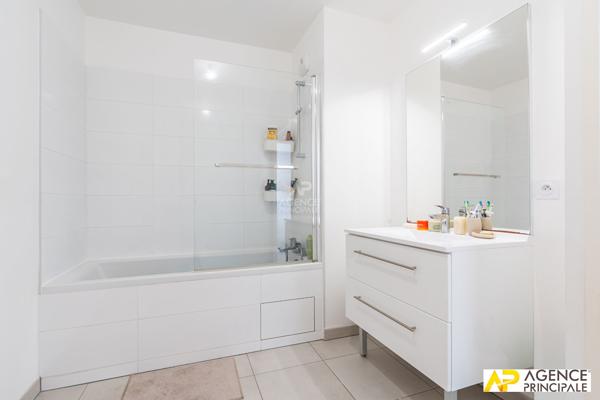 Appartement 3 pièce(s) 63 m2 492 450 € **  - Référence  4737
