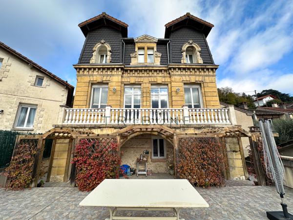 Maison 7 pièce(s) 4 chambre(s) 205 m²