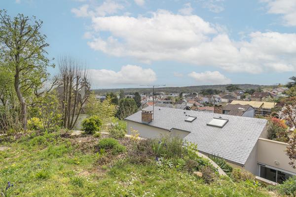 Appartement Garches 4 pièces 98 m2 en duplex avec terrasse et jardin