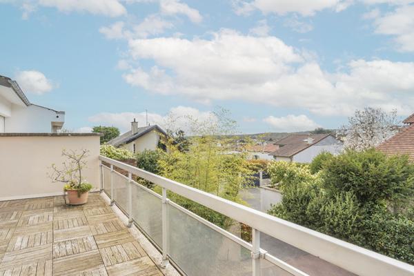 Appartement Garches 4 pièces 98 m2 en duplex avec terrasse et jardin
