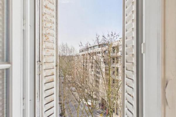 Vente - Appartement 2 pièces 52 m 2 Paris (75015)