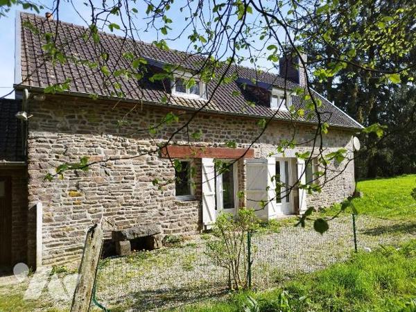 A VENDRE. Maison. GER. Sud Manche. Basse Normandie.
En campagne, maison en pierres de 4 pièces...