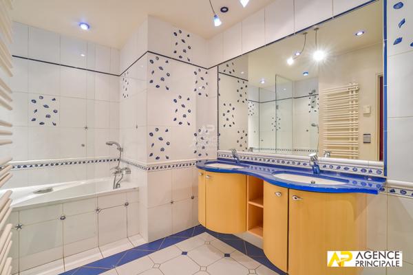 Appartement - Rez de jardin - Petit parc - Terrasse €650 000 ** - Référence 13121