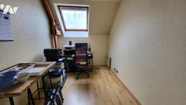 L'office notarial de La Hublais vous propose à la vente cet appartement duplex de type 2bis de ...