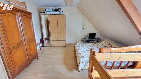 L'office notarial de La Hublais vous propose à la vente cet appartement duplex de type 2bis de ...