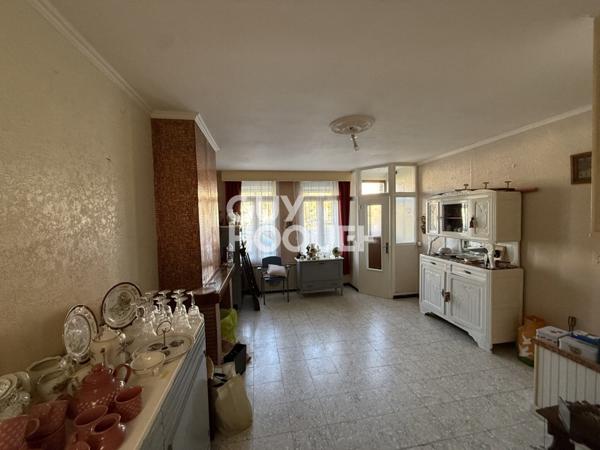 SAINT HONORÉ - MAISON D'ENVIRON 100M² AVEC EXTÉRIEUR, GARAGE ET ATELIER.