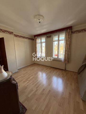 SAINT HONORÉ - MAISON D'ENVIRON 100M² AVEC EXTÉRIEUR, GARAGE ET ATELIER.