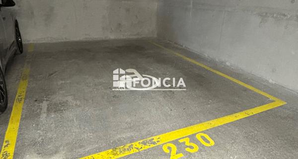 À vendre Parking 19.25 m² - Reims 51100