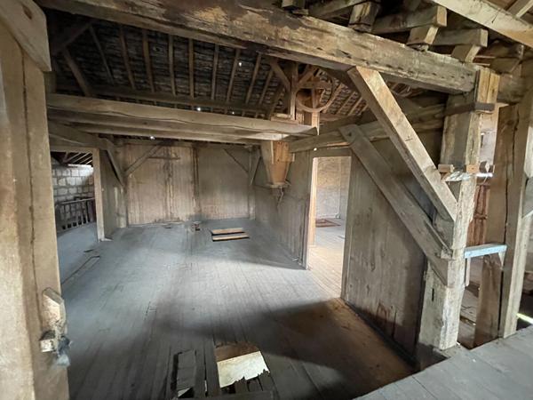 Maison à fort potentiel sur la commune de AUVERSE