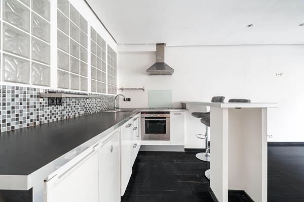 Grand studio 41 m2 Paris 75017 au métro Guy Môquet