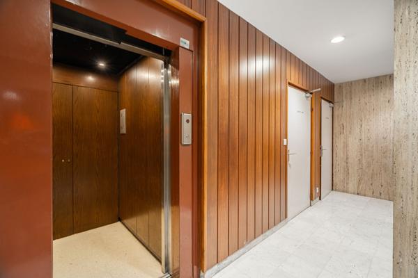 Grand studio 41 m2 Paris 75017 au métro Guy Môquet