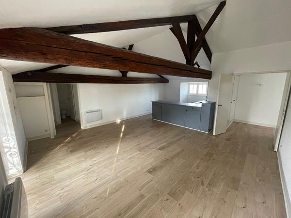 A VENDRE CENTRE VILLE LA ROCHELLE  APPARTEMENT T3 d'environ 92m²
