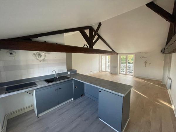 A VENDRE CENTRE VILLE LA ROCHELLE  APPARTEMENT T3 d'environ 92m²