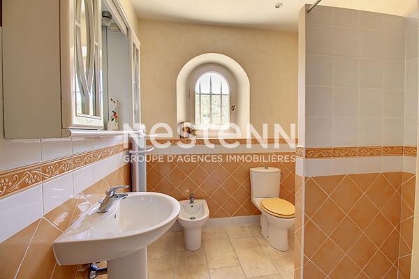 A VENDRE VIDAUBAN - Maison DE 215m²- piscine à débordement - vue panoramique