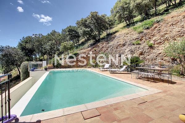 A VENDRE VIDAUBAN - Maison DE 215m²- piscine à débordement - vue panoramique