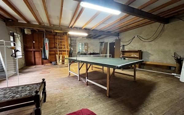 Maison à vendre    6 pièces • 298 m2 Saint-Laurent-sur-Gorre