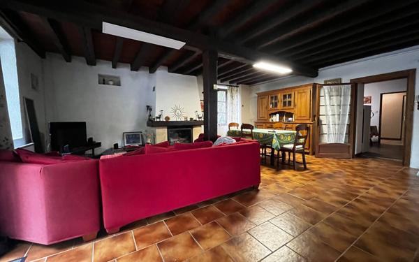 Maison à vendre    6 pièces • 298 m2 Saint-Laurent-sur-Gorre