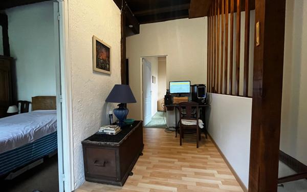 Maison à vendre    6 pièces • 298 m2 Saint-Laurent-sur-Gorre