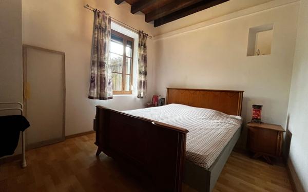 Maison à vendre    6 pièces • 298 m2 Saint-Laurent-sur-Gorre