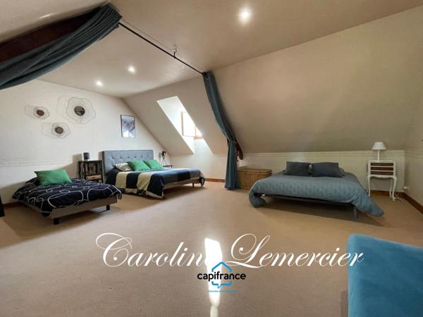 Dpt Sarthe (72), à vendre proche de Connerré FERMETTE en campagne 294 m² habitables , 6 chambres , terrain de 1500 M²