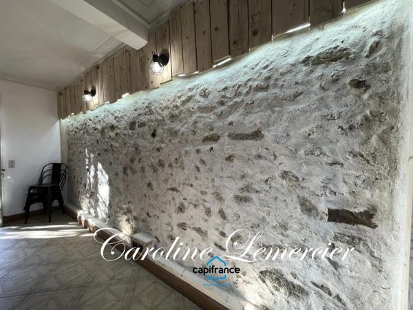 Dpt Sarthe (72), à vendre proche de Connerré FERMETTE en campagne 294 m² habitables , 6 chambres , terrain de 1500 M²