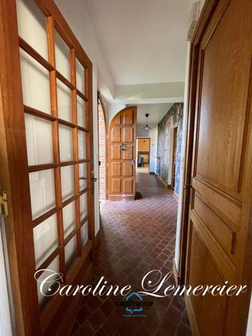 Dpt Sarthe (72), à vendre proche de Connerré FERMETTE en campagne 294 m² habitables , 6 chambres , terrain de 1500 M²