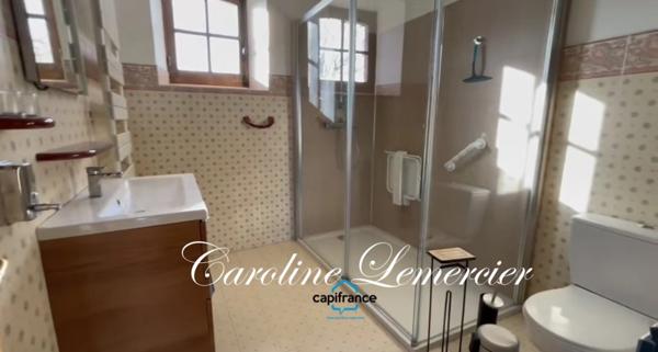 Dpt Sarthe (72), à vendre proche de Connerré FERMETTE en campagne 294 m² habitables , 6 chambres , terrain de 1500 M²