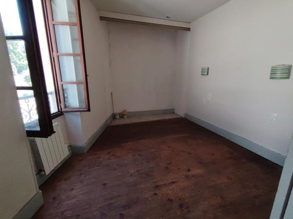 Maison 80 000 € Valence 4 p 107 m² DPE E
