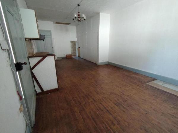 Maison 80 000 € Valence 4 p 107 m² DPE E