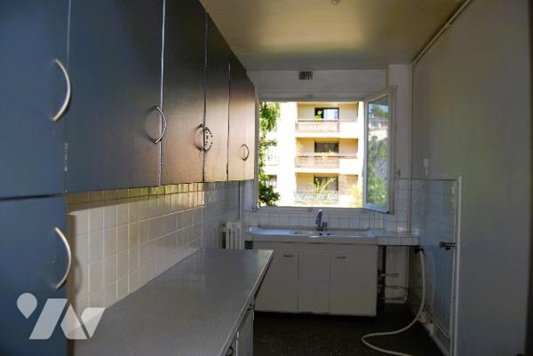 SURESNES - MONT-VALÉRIEN - Appt 2 pièces, 2ème étage, cave, parking - Station Suresnes Longchamp