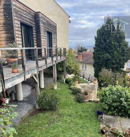 Maison
         7 pièces
        - 177 m² 490 000 € *