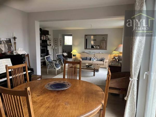 Maison
         7 pièces
        - 177 m² 490 000 € *