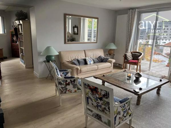 Maison
         7 pièces
        - 177 m² 490 000 € *