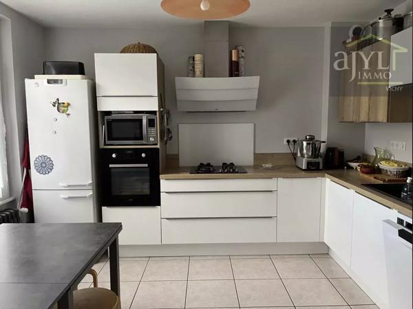 Maison
         7 pièces
        - 177 m² 490 000 € *
