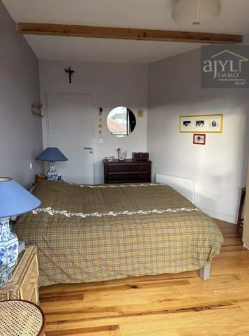 Maison
         7 pièces
        - 177 m² 490 000 € *