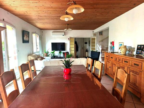 Maison familiale à Lattes avec studio indépendant et piscine