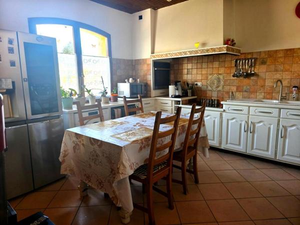 Maison familiale à Lattes avec studio indépendant et piscine