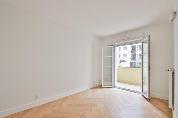 Appartement Courbevoie 4 pièces 84 m2 Faubourg de l'Arche DPE C terrasse double séjour
