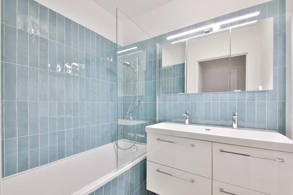 Appartement Courbevoie 4 pièces 84 m2 Faubourg de l'Arche DPE C terrasse double séjour